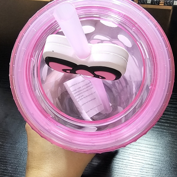 Brand new Hello Kitty drinking cup with adorable bow straw - Picture 3 of 3